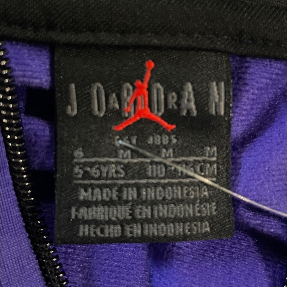 NEW! PURPLE & BLACK JORDAN 2-PIECE ZIP-UP & SWEATPANTS SET. SIZE 6. BOYS. - Picture 10 of 11